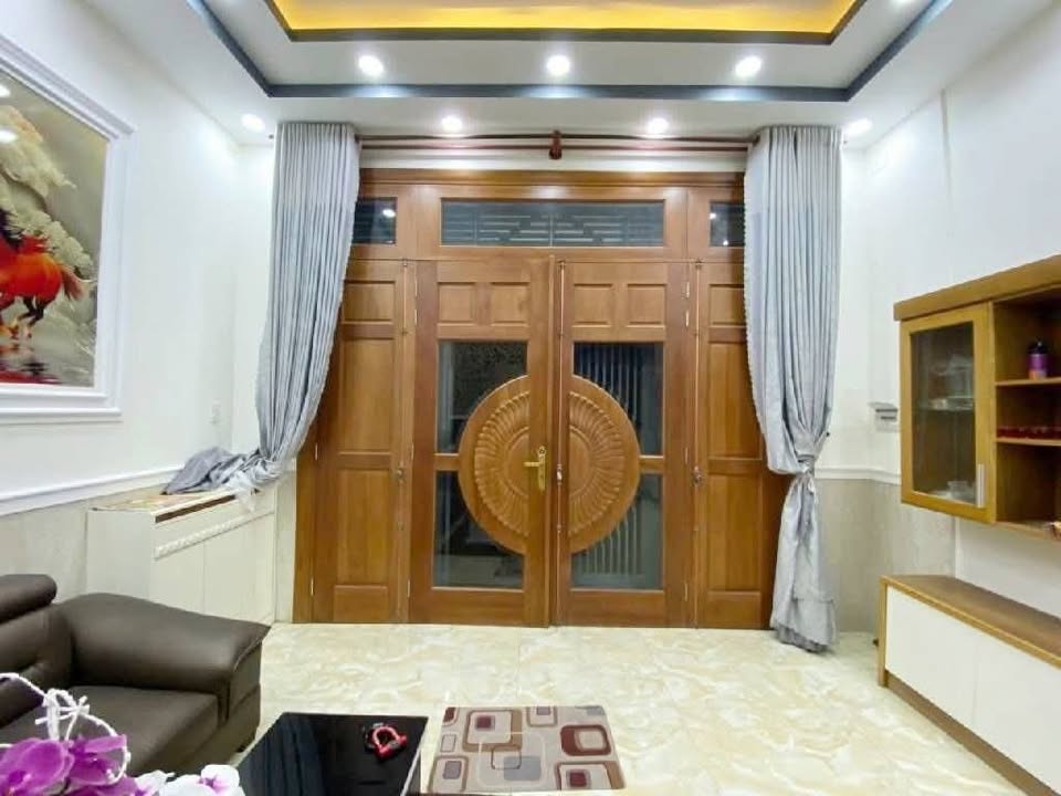 Nhà Tân Sơn Nhì 90m² giá 9 tỷ - Hẻm ô tô quay đầu, vị trí đắc địa!