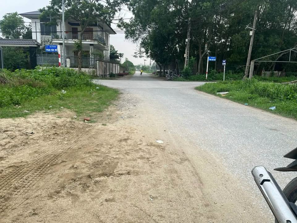 Đất kinh doanh Xã Hưng Chính, Thành phố Vinh 126m² giá 2.9 tỷ - Vị trí đắc địa ngay trung tâm!