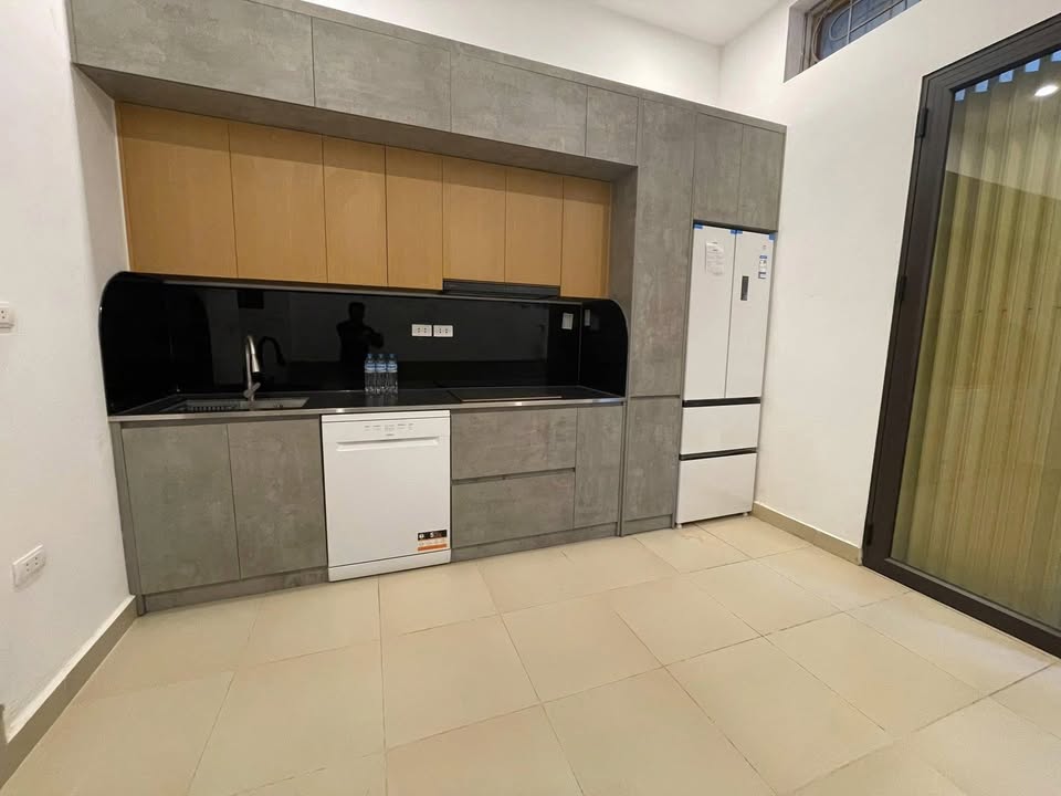 Nhà nguyên căn cho thuê tại ngõ 100 Nghĩa Dũng, 25m² - Giá chỉ 15 triệu/tháng!