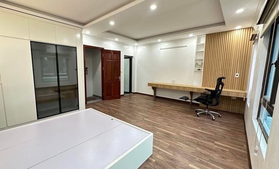 Bán nhà mặt phố Vũ Tông Phan, 47m² giá 16.95 tỷ - Ô tô vào tận nhà!