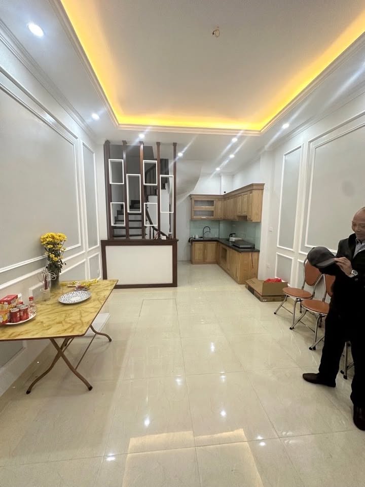 Nhà 6 tầng Doãn Kế Thiện, Cầu Giấy, 37m² giá 11 tỷ - Pháp lý rõ ràng!