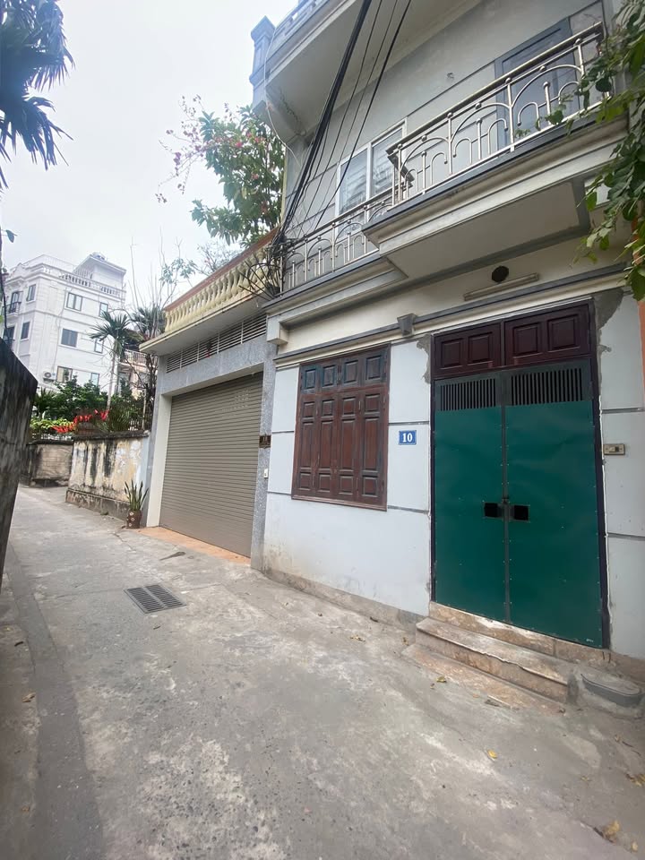 Nhà phố Ngọc Thụy 39m² giá 8.5 tỷ - Sổ đỏ chính chủ, ô tô đỗ cửa!