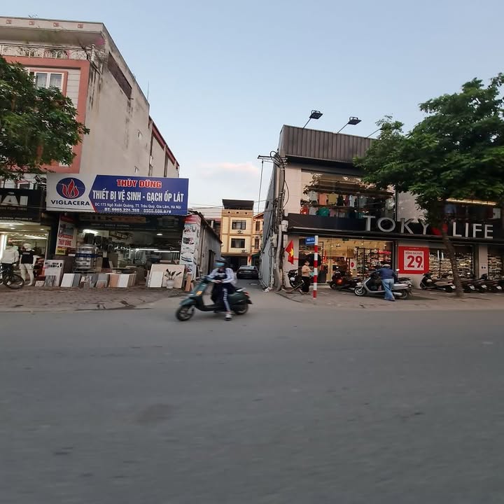 Nhà 2 tầng kinh doanh tại Học viện Nông nghiệp Trâu Quỳ 70m² giá 12 tỷ - Đầu tư sinh lời ngay!