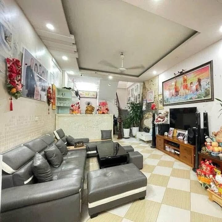 Nhà 5 tầng phố Cầu Diễn 52m² giá 12 tỷ - Ô tô vào tận nhà!