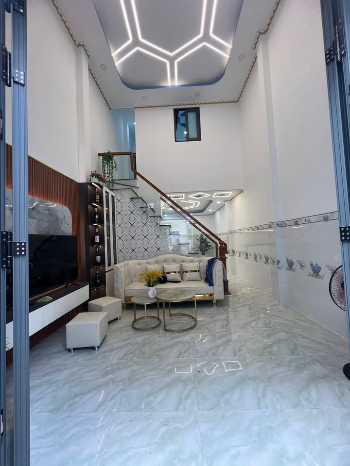 Nhà hẻm 730 Lê Văn Quới 40m² giá chỉ 3.45 tỷ - Sẵn sàng vào ở ngay!