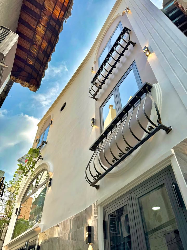 Nhà đẹp bán gấp tại Hoàng Sa, Quận 3 - 75m², giá chỉ 5.3 tỷ!