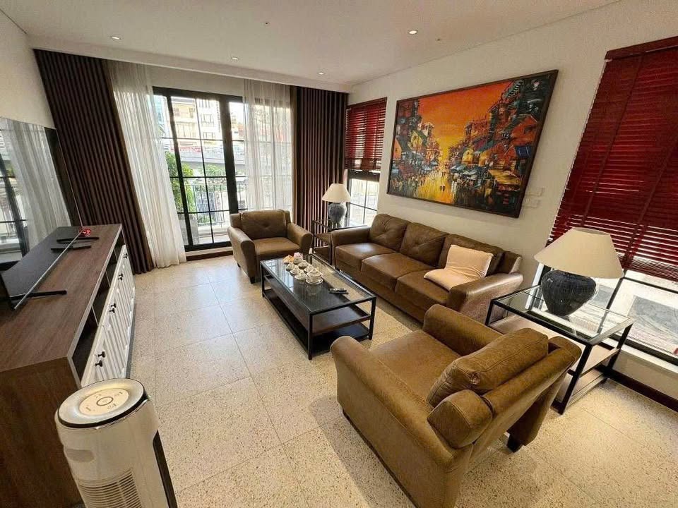 Nhà mặt phố Hồng Tiến, 88m² giá 3 tỷ - Kinh doanh đỉnh cao!