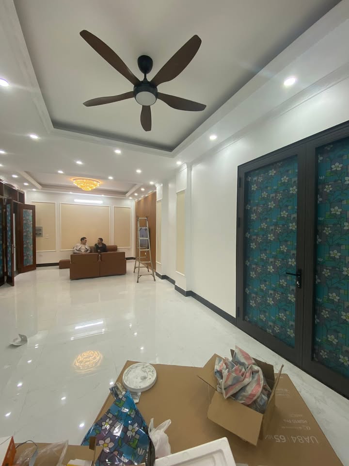 Nhà 5 tầng thang máy Quan Nhân 67m² giá 16 tỷ - Chính chủ bán gấp!