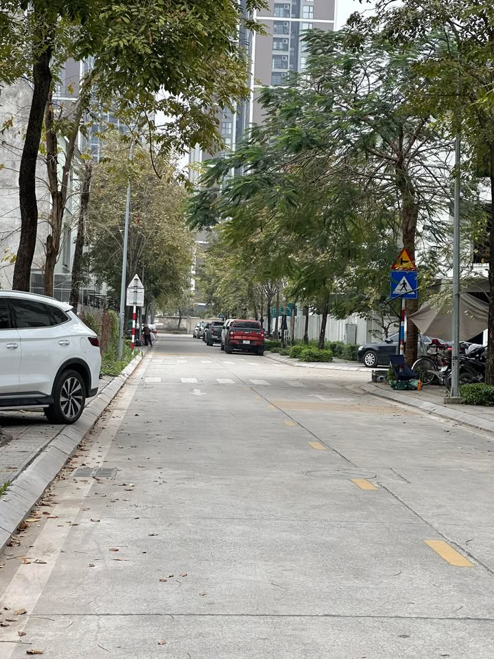 Nhà phố GELEXIMCO Hoài Đức 90m² giá 23 tỷ - Sẵn sàng giao dịch ngay!