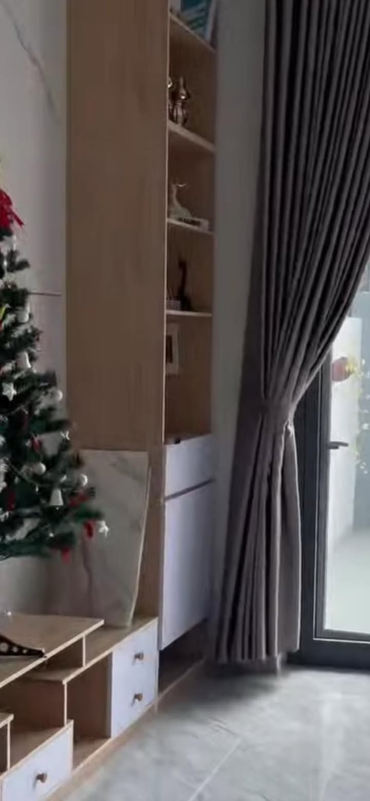 Nhà C4 Phường Hòa Quý 100m² giá 4 tỷ - Vào ở ngay, sổ hồng chính chủ!