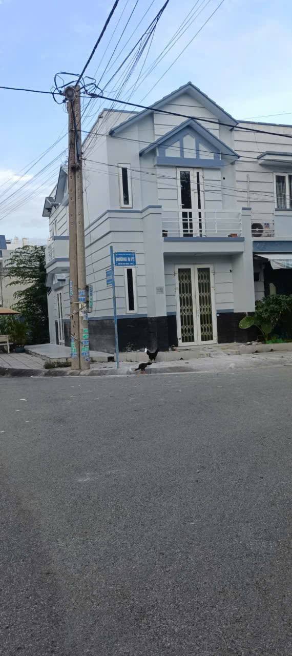 Nhà phố KDC Cát Tường Phú Sinh 74m² giá 1.85 tỷ - Góc 2 mặt tiền thoáng mát!