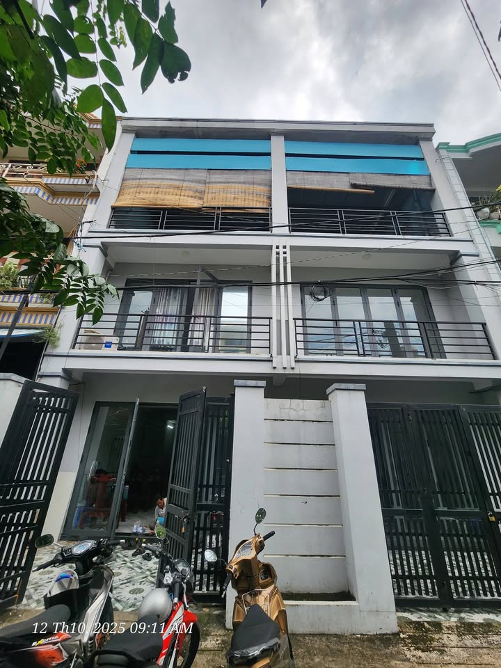 Nhà 1 Trệt 2 Lầu Khu Phố 1, Long Bình Tân, Biên Hòa 75m² giá 4.5 tỷ - Tiềm năng phát triển lớn!