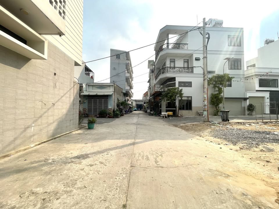 Nhà riêng Quốc Lộ 1A, 55m² giá 4.85 tỷ - An ninh, ô tô vào tận nơi!