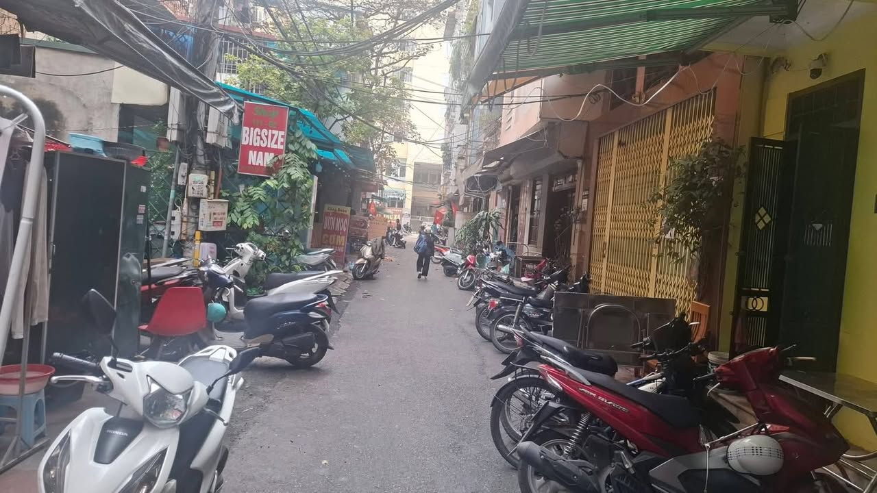 Nhà phân lô ô tô Trần Quốc Hoàn, Cầu Giấy 43m² - Chính chủ, giá thỏa thuận!