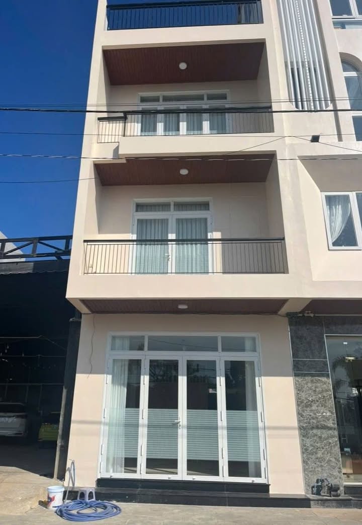 Nhà mặt tiền Quốc Lộ 20 - Trần Phú, Bảo Lộc 95m² giá chỉ 5 tỷ - Đầu tư sinh lời ngay!