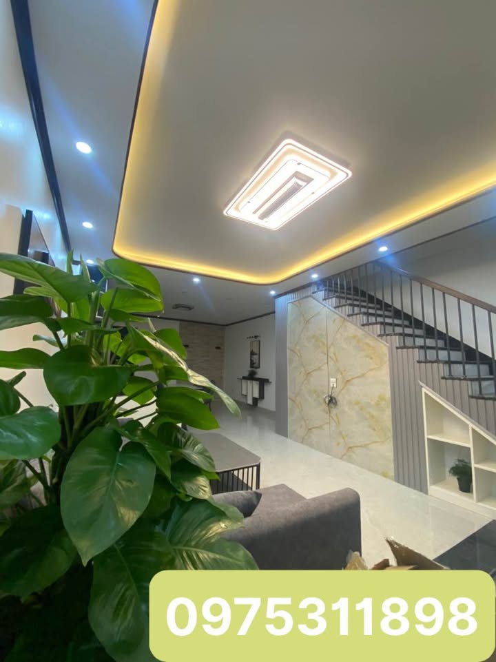 Nhà 3 tầng tại Thị trấn Cao Lộc, 52m² giá chỉ 2 tỷ - Sẵn sàng vào ở ngay!