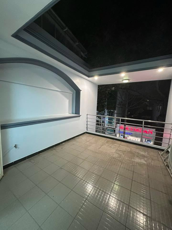 Nhà nguyên căn cho thuê tại phường 2, quận 10, diện tích 68m² - Gần vòng xoay Nguyễn Tri Phương!