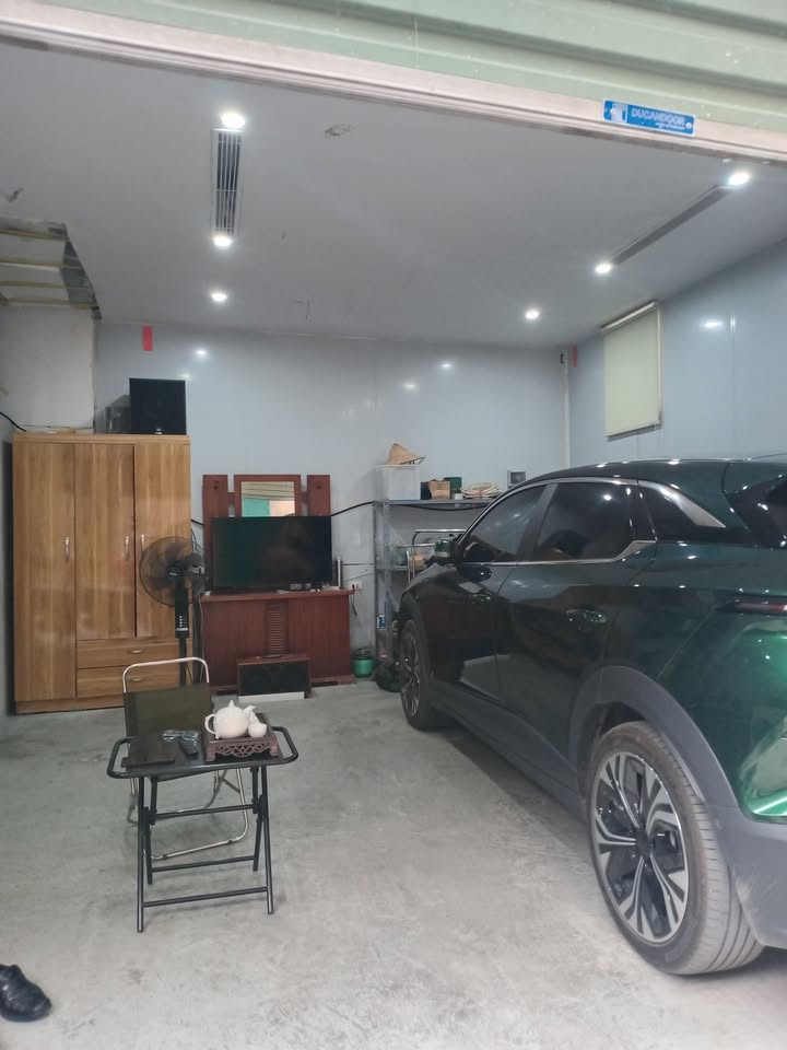 Nhà góc 2 mặt thoáng Dương Nội 38m² giá chỉ 8 tỷ - Ô tô vào nhà!