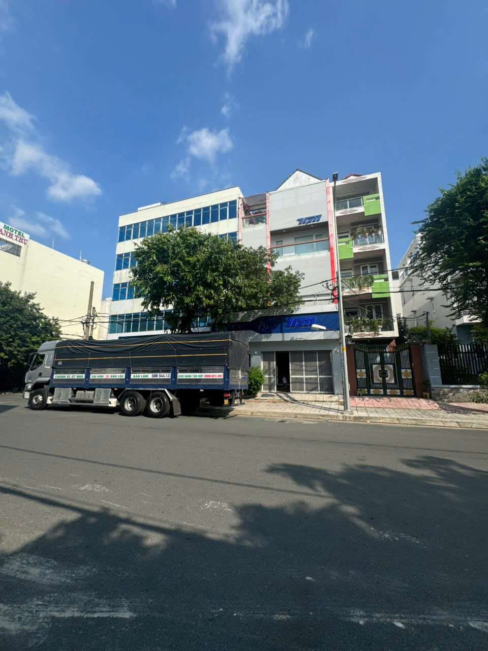 Bán nhà mặt phố đắc địa tại Quận 6, Hồ Chí Minh - Cơ hội hiếm có!