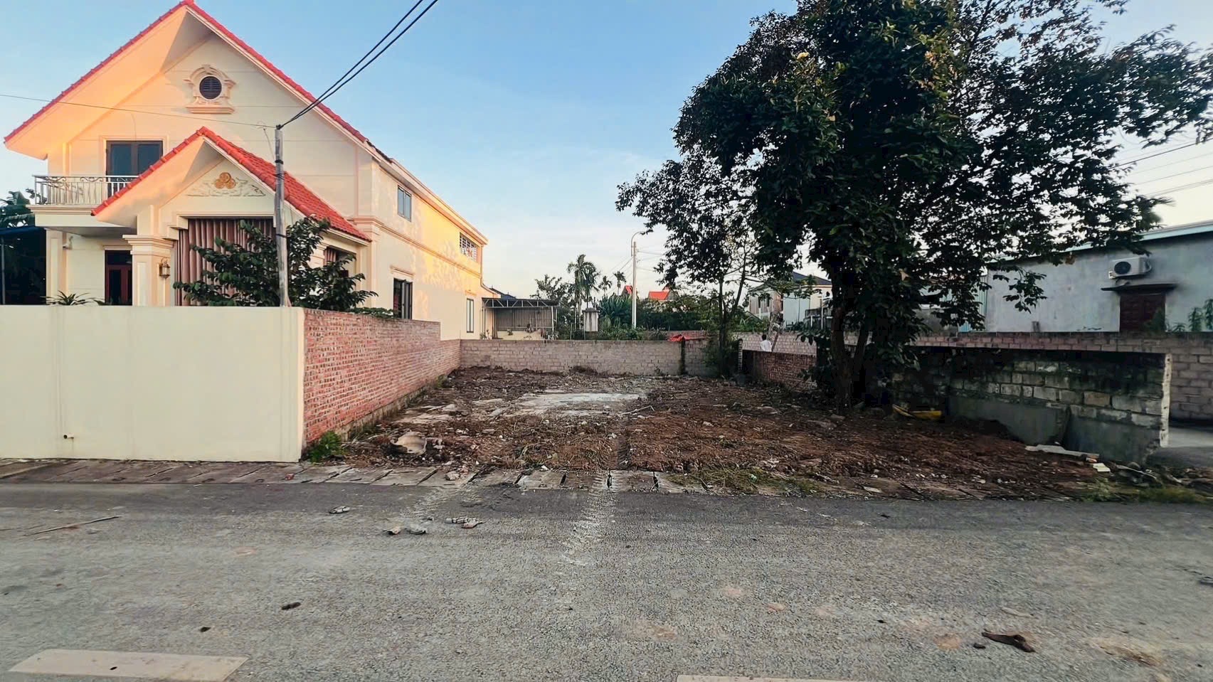 dat mat duong hoang dong 