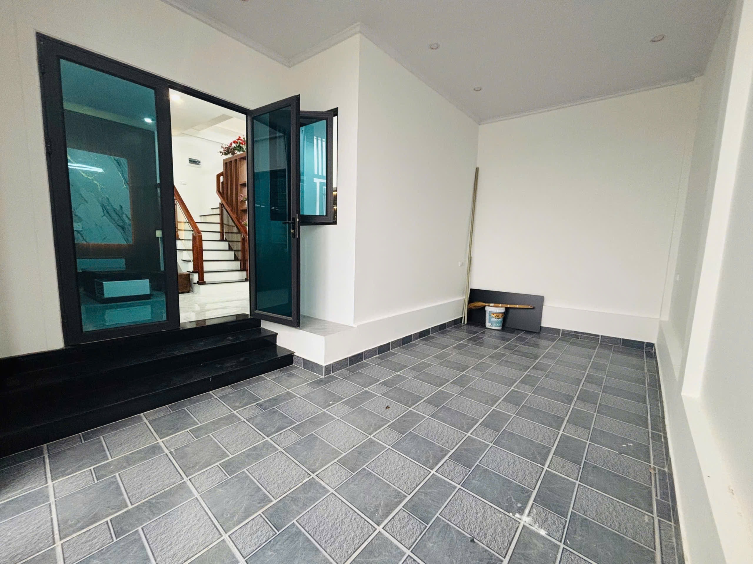 NHÀ 2 TẦNG NGHI KIM - CÓ GARA Ô TÔ