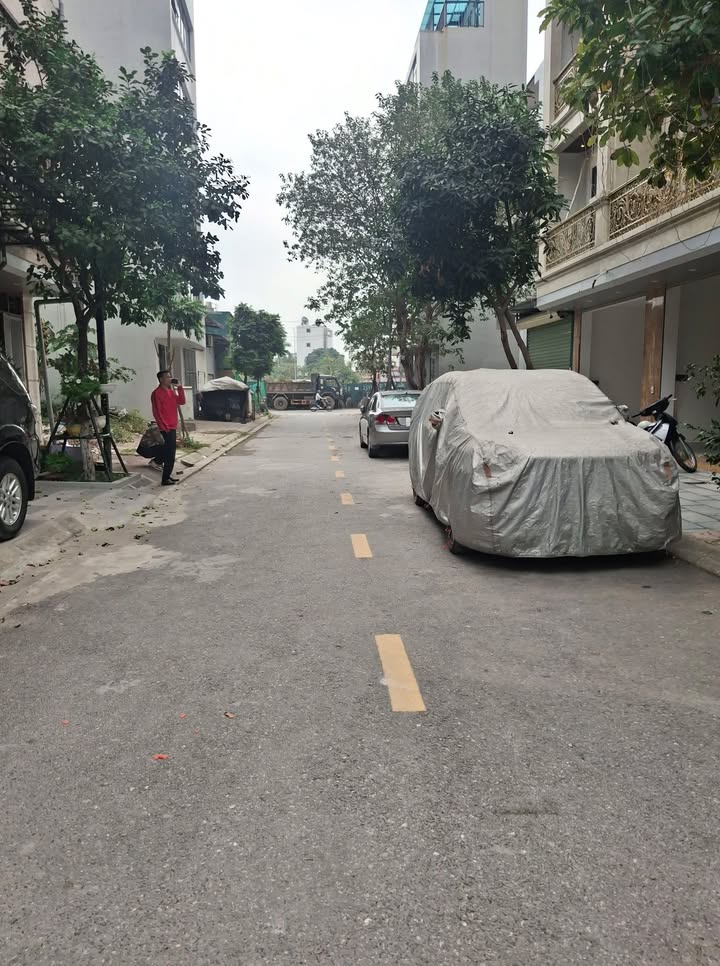 Đất nền Thạch Bàn Long Biên 90m² giá 20.7 tỷ - Đầu tư tiềm năng hiếm có!