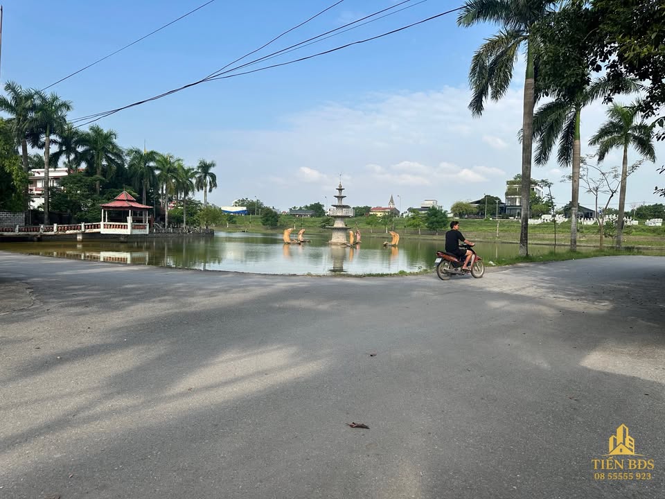 Đất nền Lương Sơn Hòa Bình 40m² giá 2 tỷ - Sổ đỏ chính chủ, vị trí đắc địa!