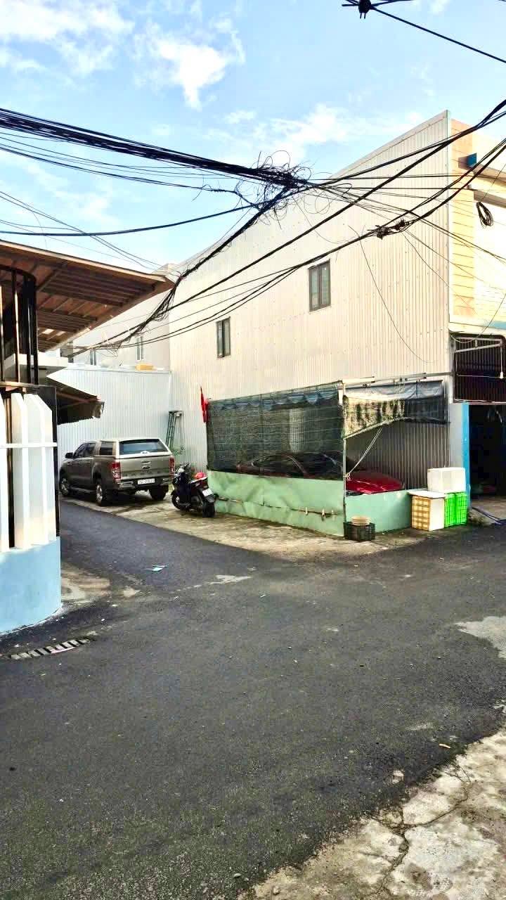 Đất góc 2 mặt tiền Đà Nẵng 72m² giá 3,7 tỷ - Thương lượng nhanh chóng!