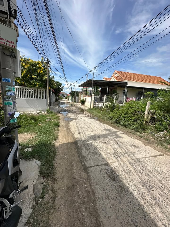 Đất nền Phú Thạnh, Ninh Thủy 245m² giá 3 tỷ - Đường ô tô né nhau, cách biển 500m!