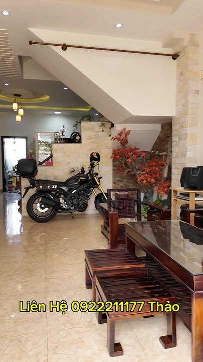 Nhà Sân Vườn 3 Tầng 200m² Phường Vĩnh Hòa - Cách Biển 500m