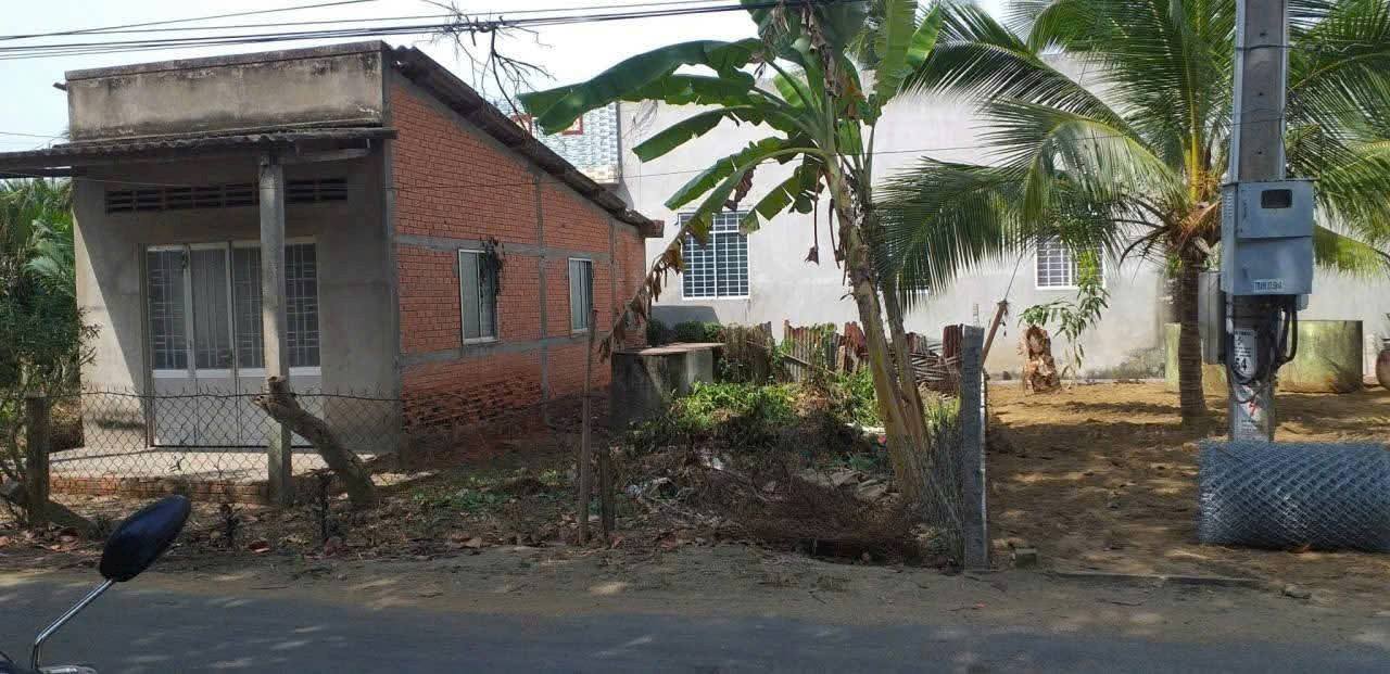 Bán gấp FrontHouse 215.8m² tại Xã Bình Hoa - Kinh doanh đa ngành nghề chỉ 750 triệu!