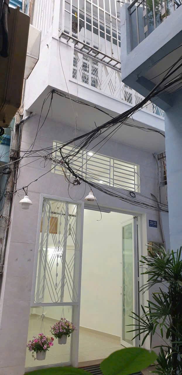 Nhà phố Quận 3 36m² giá 9 tỷ - Vị trí đắc địa, gần trường điểm!