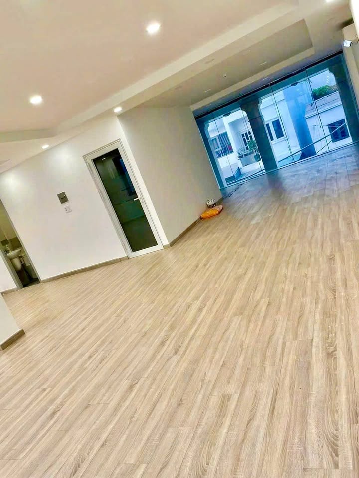 Văn phòng cho thuê tại Thảo Điền 130m² chỉ 40 triệu/tháng - Tầng lửng tiện nghi!