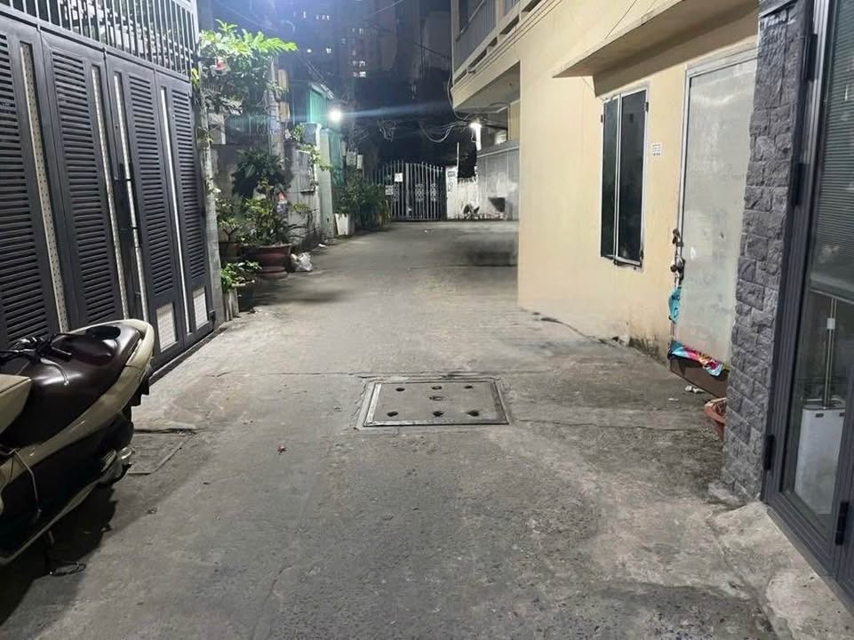 Nhà 2 tầng Quận Bình Thạnh 70m² giá 7 tỷ - Lô góc sát MT Nguyễn Xí