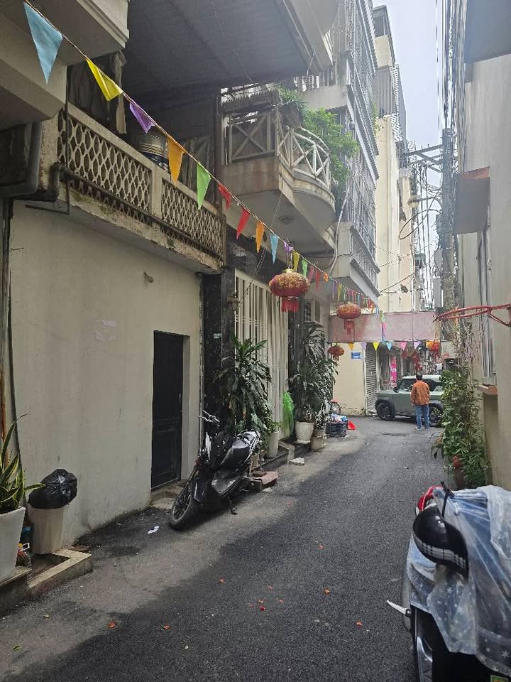 Nhà 3 tầng Tô Hiệu, Hà Đông 50m² giá 11.1 tỷ - Chính chủ, ô tô đỗ cửa!