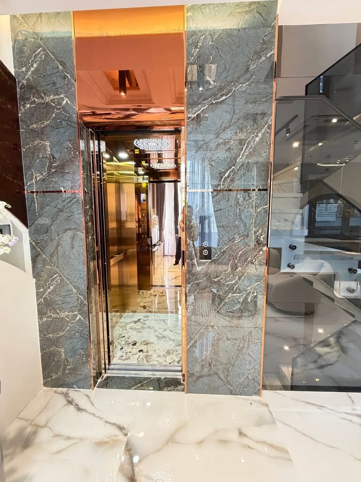 Nhà phố Quận 8 190m² giá 10.9 tỷ - Thiết kế hiện đại, xe hơi vào tận nhà!