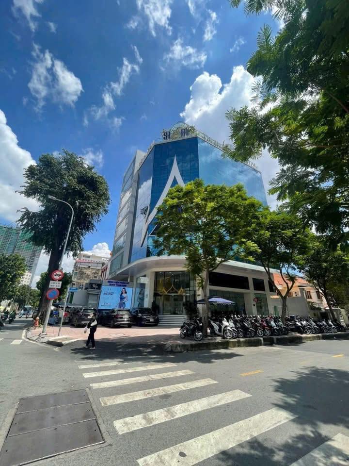 FrontHouse trung tâm Quận 1, 386m² giá 1.000 tỷ - Đầu tư sinh lời ngay!