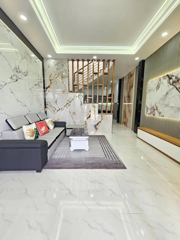 Nhà mới 2 tầng Thạnh Xuân 22, Quận 12 giá 5 tỷ - Ô tô đỗ cửa ngay!