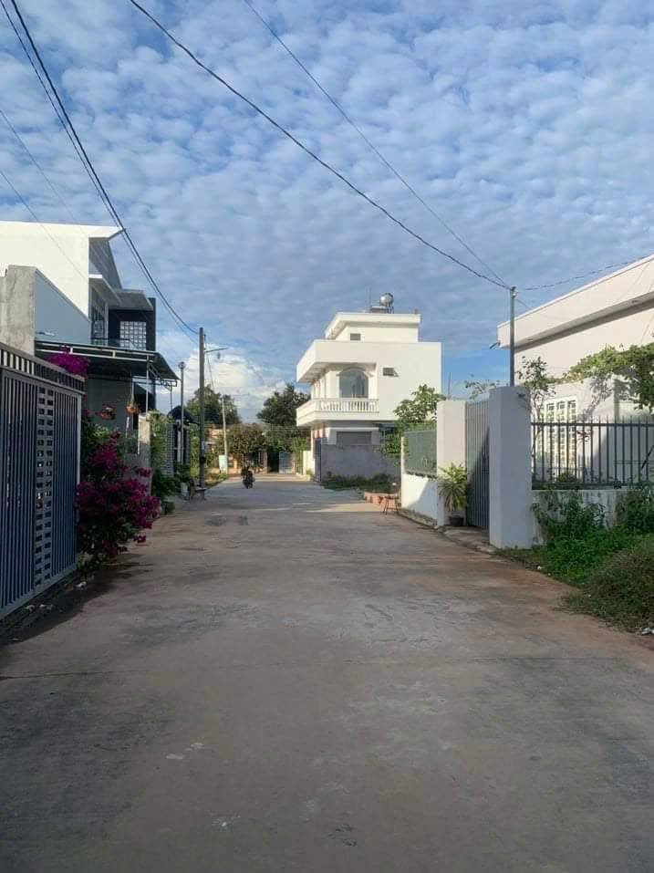 Đất nền Hoà Long Bà Rịa 132m² giá 1.75 tỷ - Đường bê tông ô tô vào tận nơi!