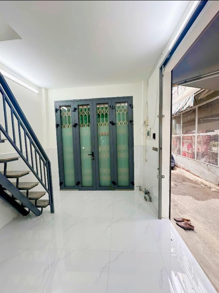 Nhà mặt tiền Kênh Tân Hoá, 25m² giá 2.1 tỷ - Tiềm năng kinh doanh lớn!