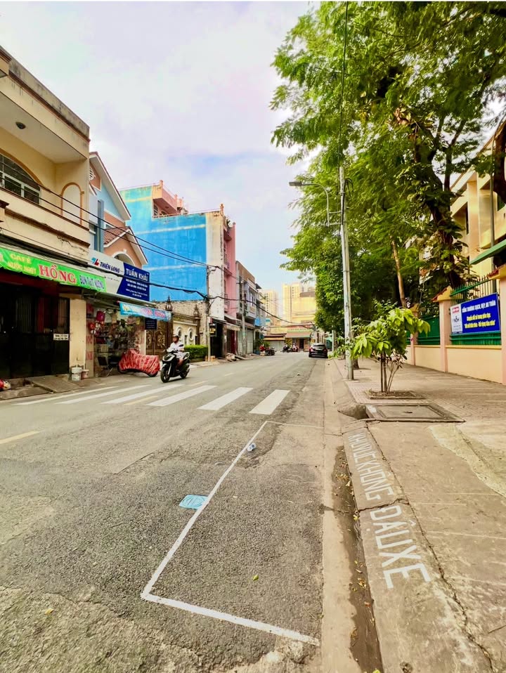 Nhà 2 tầng Tô Hiệu, Quận 11, 55m² giá 5 tỷ - Sẵn sàng vào ở ngay!