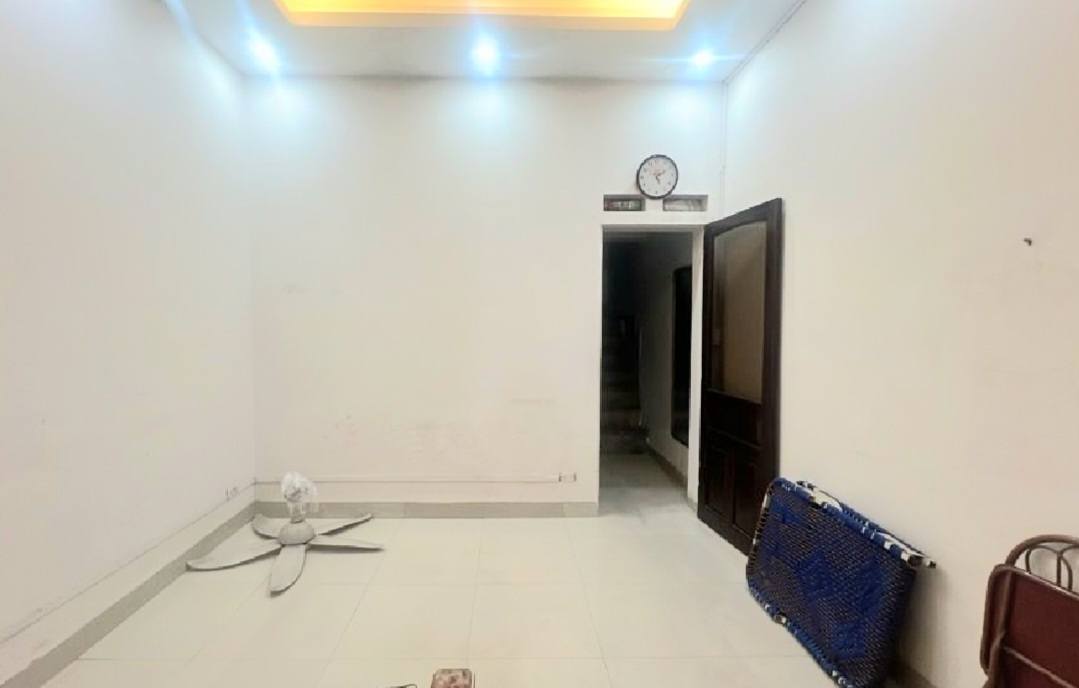 Nhà mặt phố Thành Công - 44m² giá 11 tỷ - Kinh doanh sầm uất, ô tô đỗ cửa!