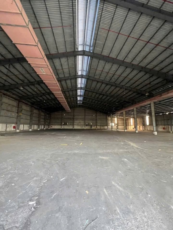 Xưởng cho thuê tại Bình Chánh, TP.HCM 5.800m² giá 120 triệu - Hoạt động liền mạch!