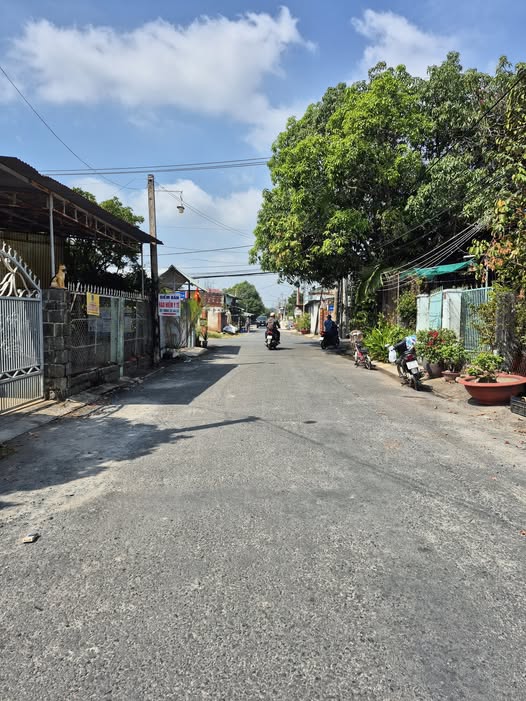 Đất nền đẹp tại Khu phố Long Chí, Phường Hòa Thành, 332m² giá 8.32 tỷ - Sổ đỏ chính chủ!