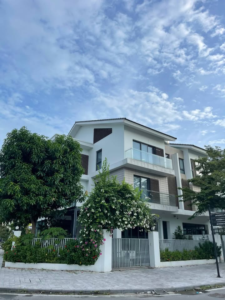 Nhà phố FLC Đại Mỗ 100m² giá 2x tỷ - Kinh doanh đỉnh, ô tô tránh!