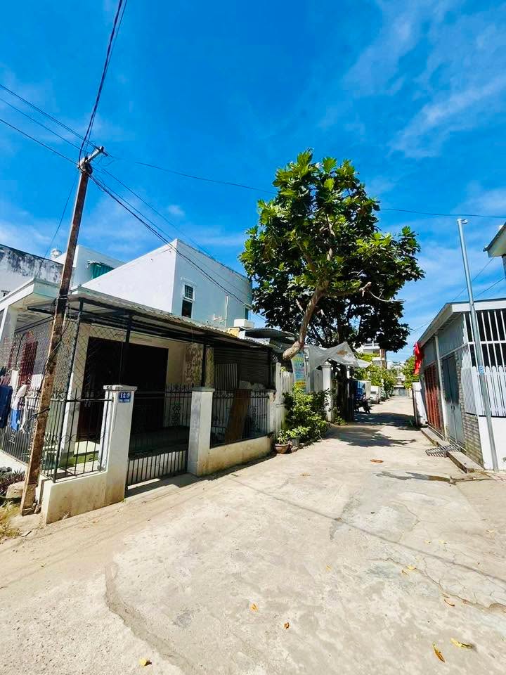 Nhà hẻm ô tô Đường Phạm Tú, Vĩnh Hải 83m² giá 4.2 tỷ - Gần biển chỉ 1km!