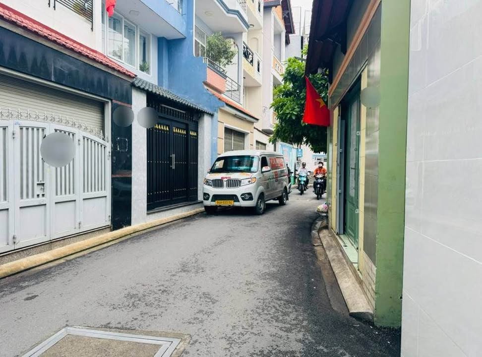 Nhà phố Bùi Văn Ba, Quận 7, 65m² giá 5.6 tỷ - Mặt tiền hẻm xe hơi!