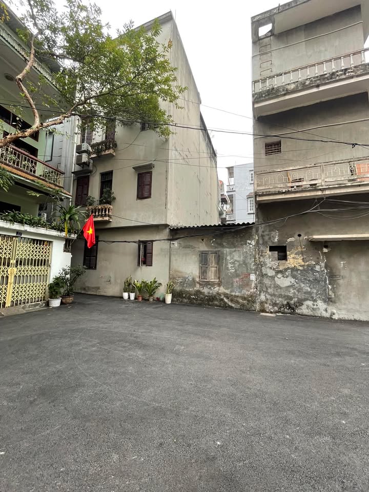 Đất Ngụy Như Kon Tum 40m² giá 12 tỷ - Sổ đỏ đẹp, ô tô vào nhà!