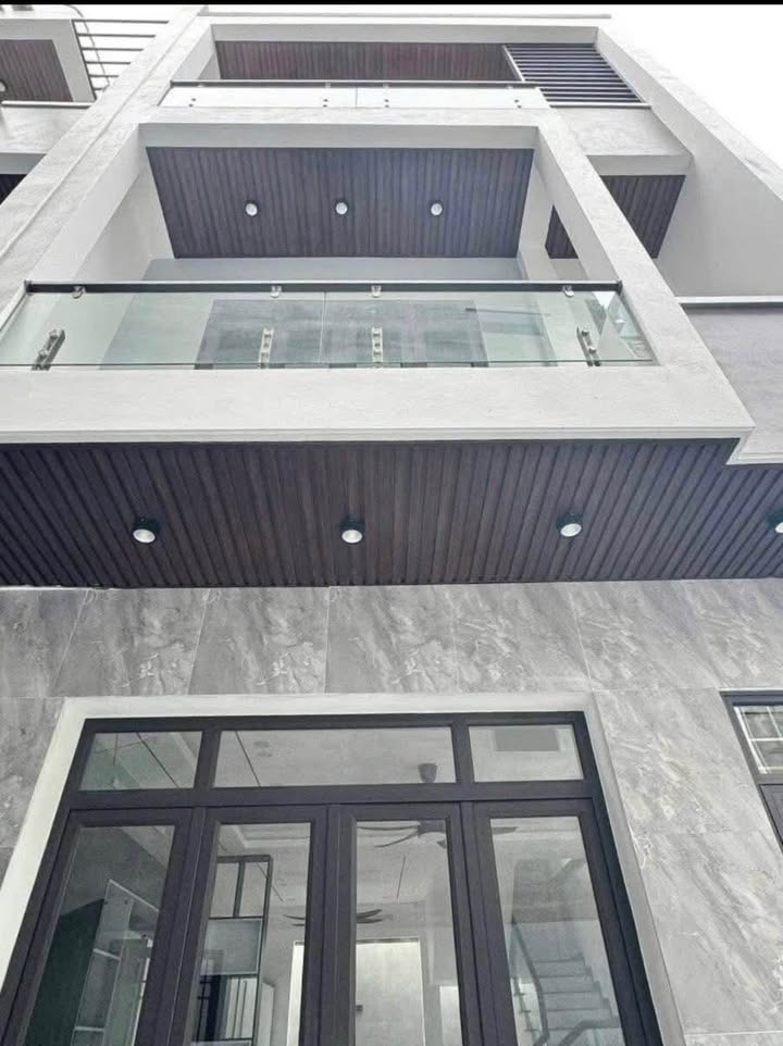 Nhà 3 tầng đường Lương Thế Vinh, 47m², giá 2.45 tỷ - Nhà mới xây, tiện nghi đầy đủ!