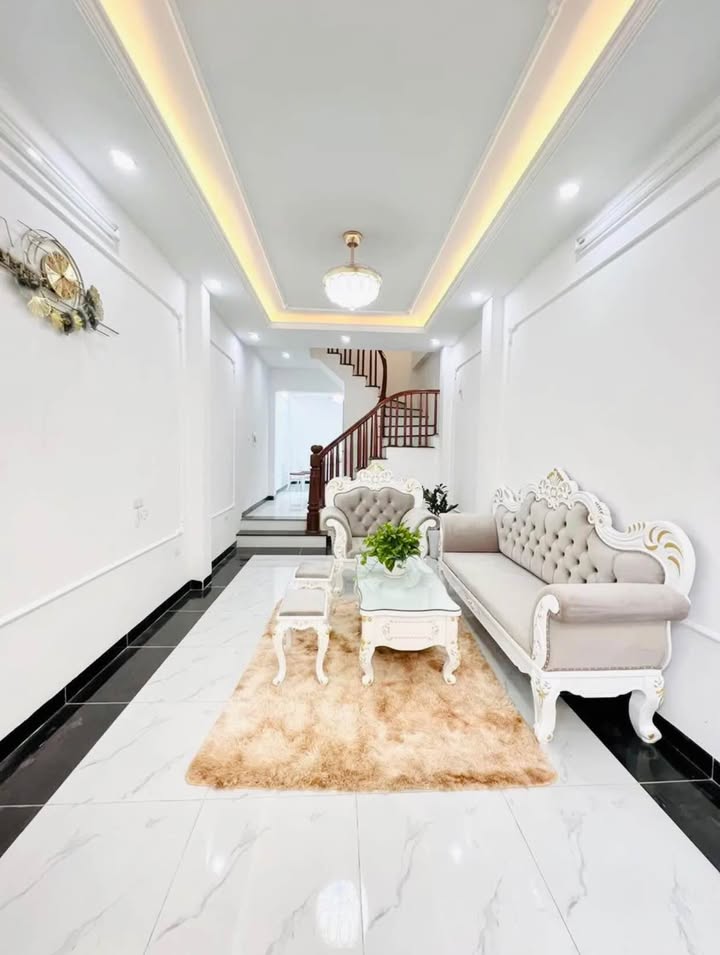 Nhà đẹp Hoàng Mai 30m² giá 3 tỷ - Tiện ích đầy đủ, ô tô vào tận nơi!